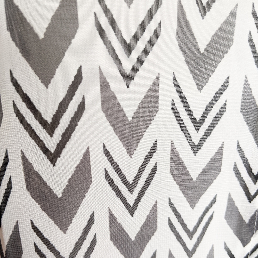 Chevron Button Up Collared Tank Top - Picture 4 of 5
